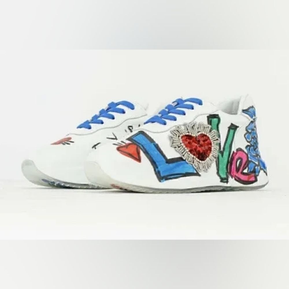 Camuzares Love Whimsical Athleisure Playful Statement Graphic Sneakers  11 EUC